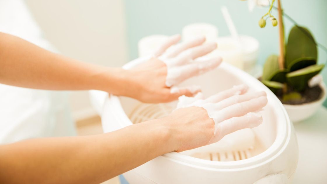 Benefits of Paraffin Manicure Treatments