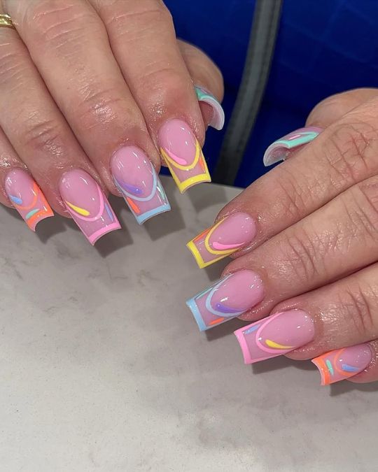 square nails with pastel outliners