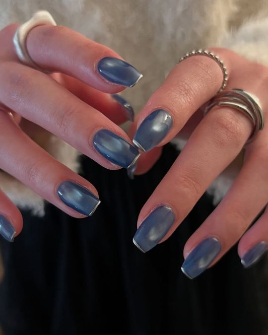 Smoky blue magnetic squoval nails with tiny silver tips