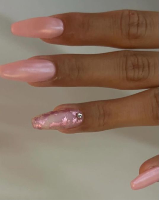 Long coffin nails with light pink and pinky foil