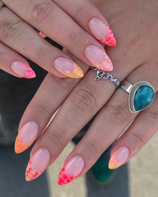 Nailsbysue Coral Sunset Splash — best summer nail inspiration