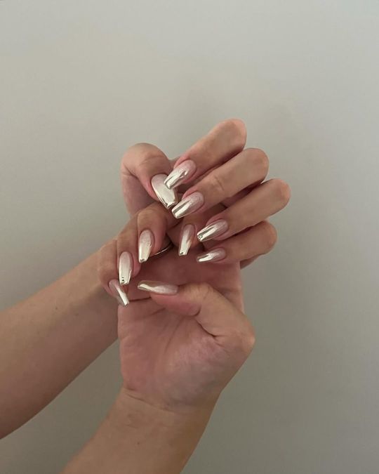 Takamuu Metallic Mirage — featured trendy simple nail
