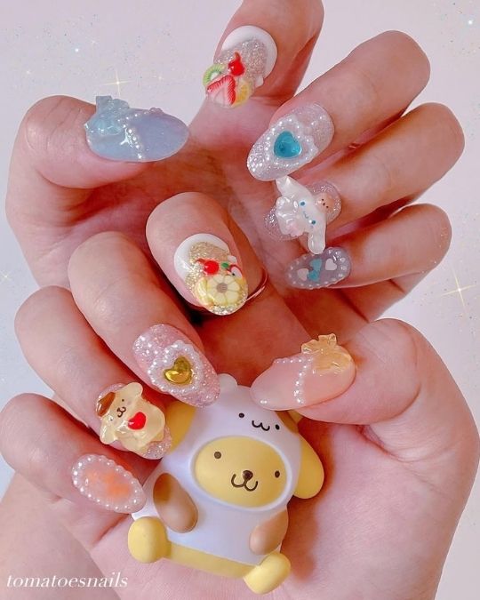 medium round nails with 3D 3D Pompompurin and Cinnamoroll from Sanrio