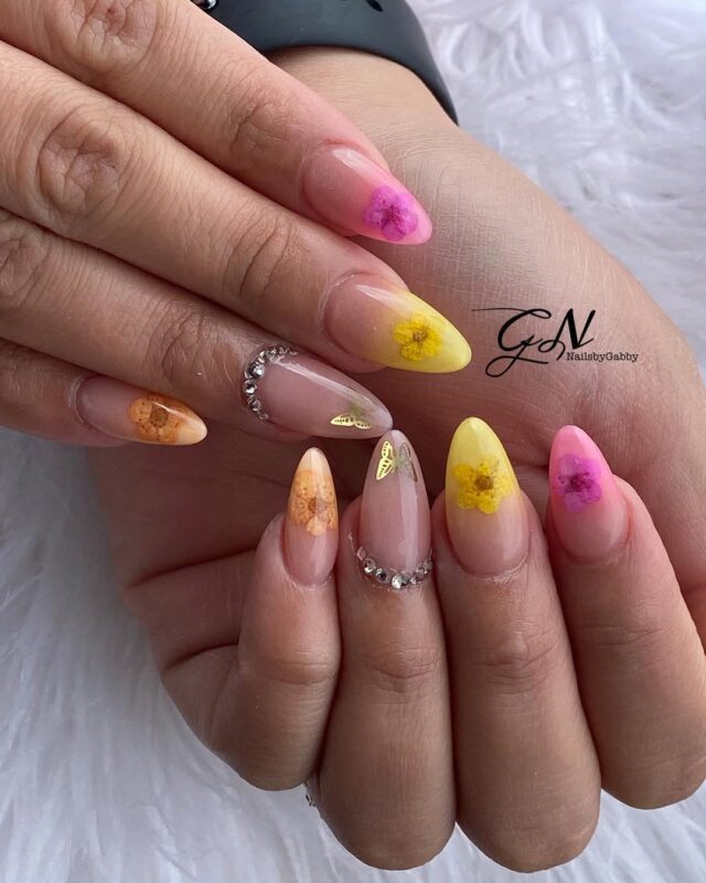 Gabby Nailz — adorable mother&#8217;s day nail art style