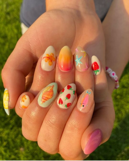 Summer Story Nails