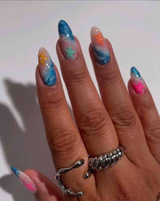 Beach Horizon Nails