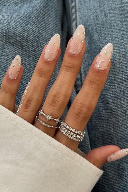 Phoebesummernails — stunning graduation nail style
