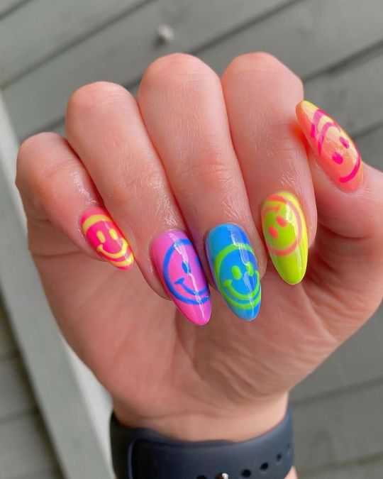 Neon Smile Revolution