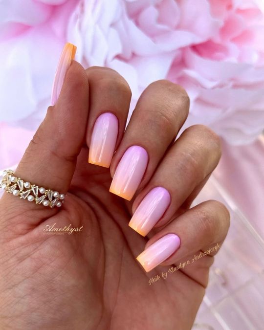 Peachy Summer Party Nails