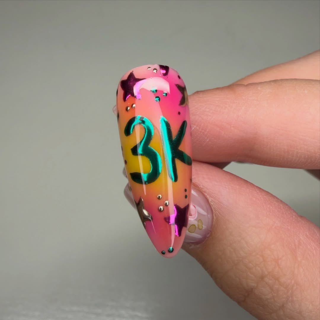 10 Aura Nail Ideas Worth Saving from This Week's Feed