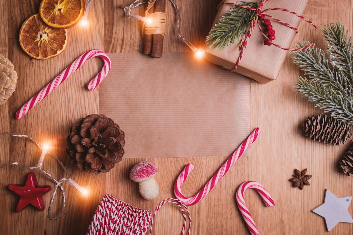 Cotswold and Kildaire Holiday Lights: Festive Manicure Pairings for South Cary's December Tour